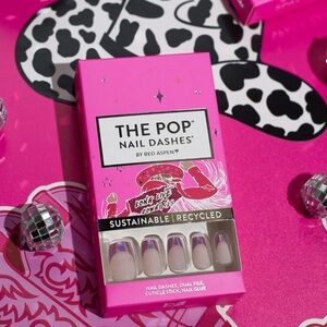 ⭐️ NEW Red Aspen Nail Dashes